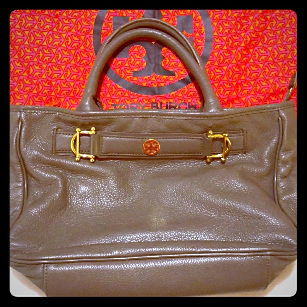 💯😍 Tory Burch Shoulder Bag with strip